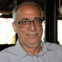 اصطفاف المثقف الى جانب سلطة فاسدة .. بعض مثقفي العراق مثالا