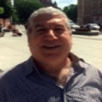 عند ناصية النهر.
